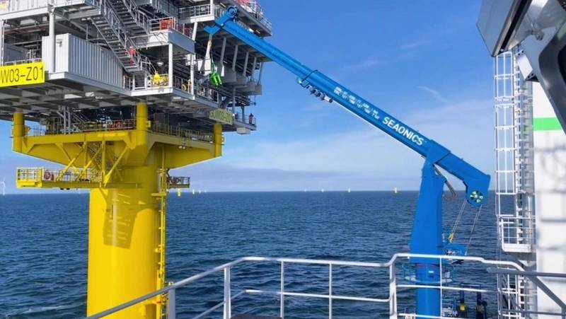 Seaonics 3D ECMC C25 crane in operation (Credit: Seaonics)